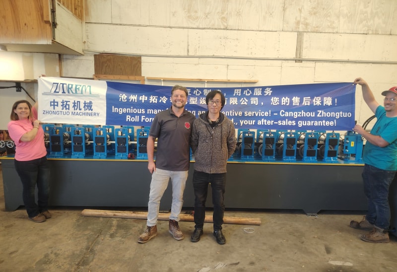 沧州YP街机电子再创佳绩彩钢瓦滴水檐设备在美国佛罗里达成功投产运行稳定