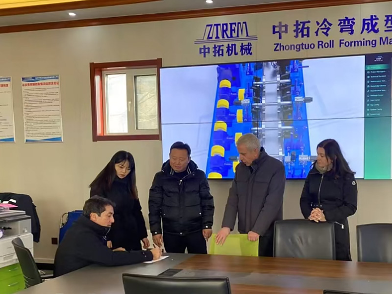 2025YP街机电子冷弯开年大捷！新年新征程YP街机电子冷弯门框机敲开西班牙市场大门